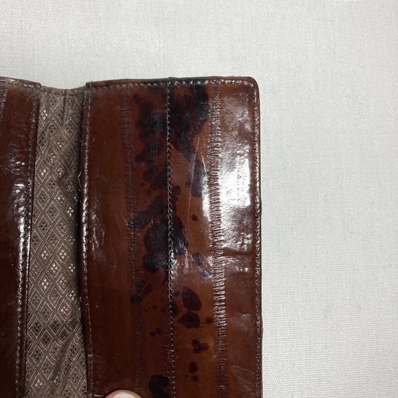 Vintage 80’s Eel Skin Key Holder in a Dark Brown, Mahogany colour. - Picture 4 of 5